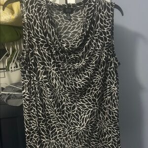 Jones New York Black and White Cowl Neck Sleeveless Camisole